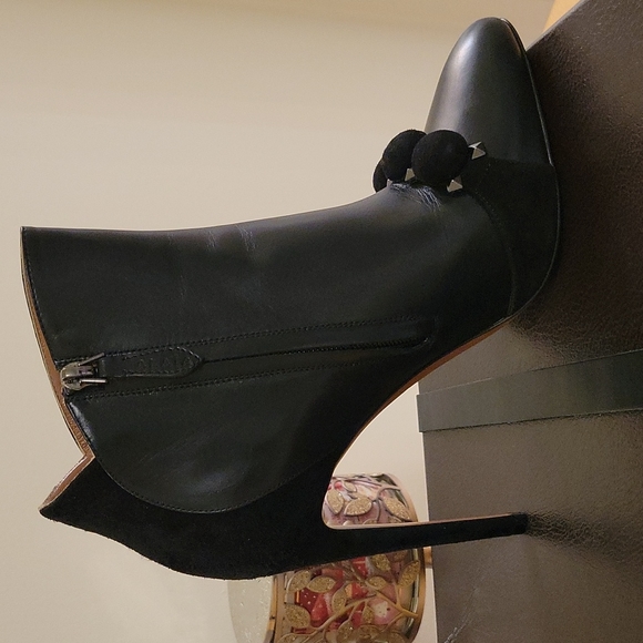 Alaia Bombe Booties Brand New w/tag - Picture 9 of 9